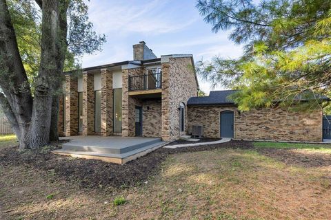 Tiny photo for 2687 Snouffer Road, Columbus, OH 43235 (MLS # 225037587)