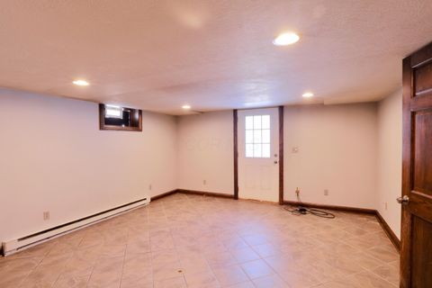 Tiny photo for 1281 E Allen Street, Lancaster, OH 43130 (MLS # 226000170)