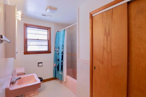 Tiny photo for 1281 E Allen Street, Lancaster, OH 43130 (MLS # 226000170)