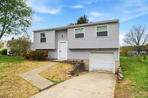 Photo of 6841 Metuchen Place, Reynoldsburg, OH 43068 (MLS # 226011644)