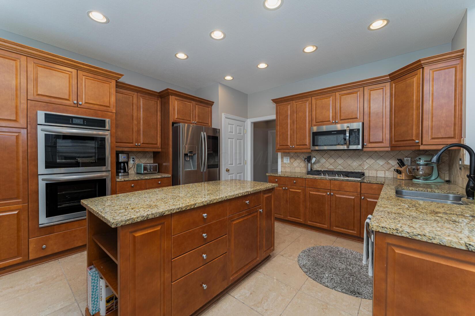 1338 Elkhorn Drive, Blacklick, Ohio image 13