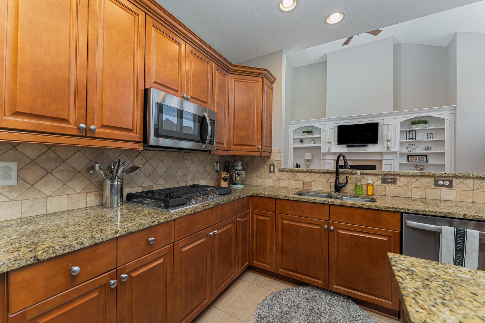1338 Elkhorn Drive, Blacklick, Ohio image 17