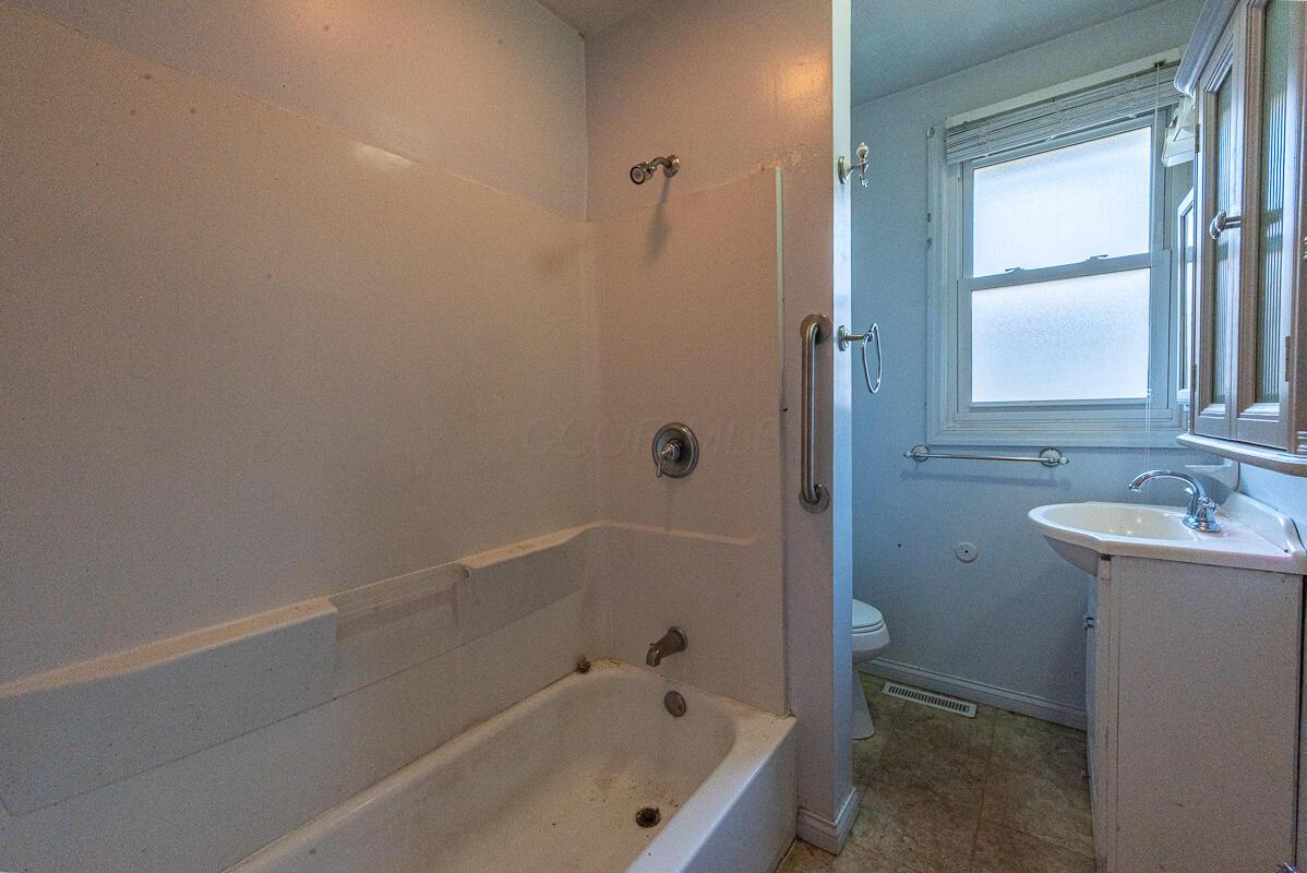 2930 Wicklow Road, Columbus, Ohio image 32