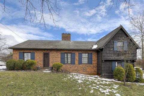 Photo of 53 Fruithill Drive, Chillicothe, OH 45601 (MLS # 226004329)