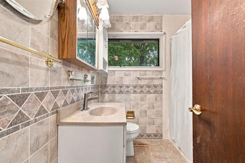 Tiny photo for 1280 Marble Drive, Columbus, OH 43227 (MLS # 226033872)