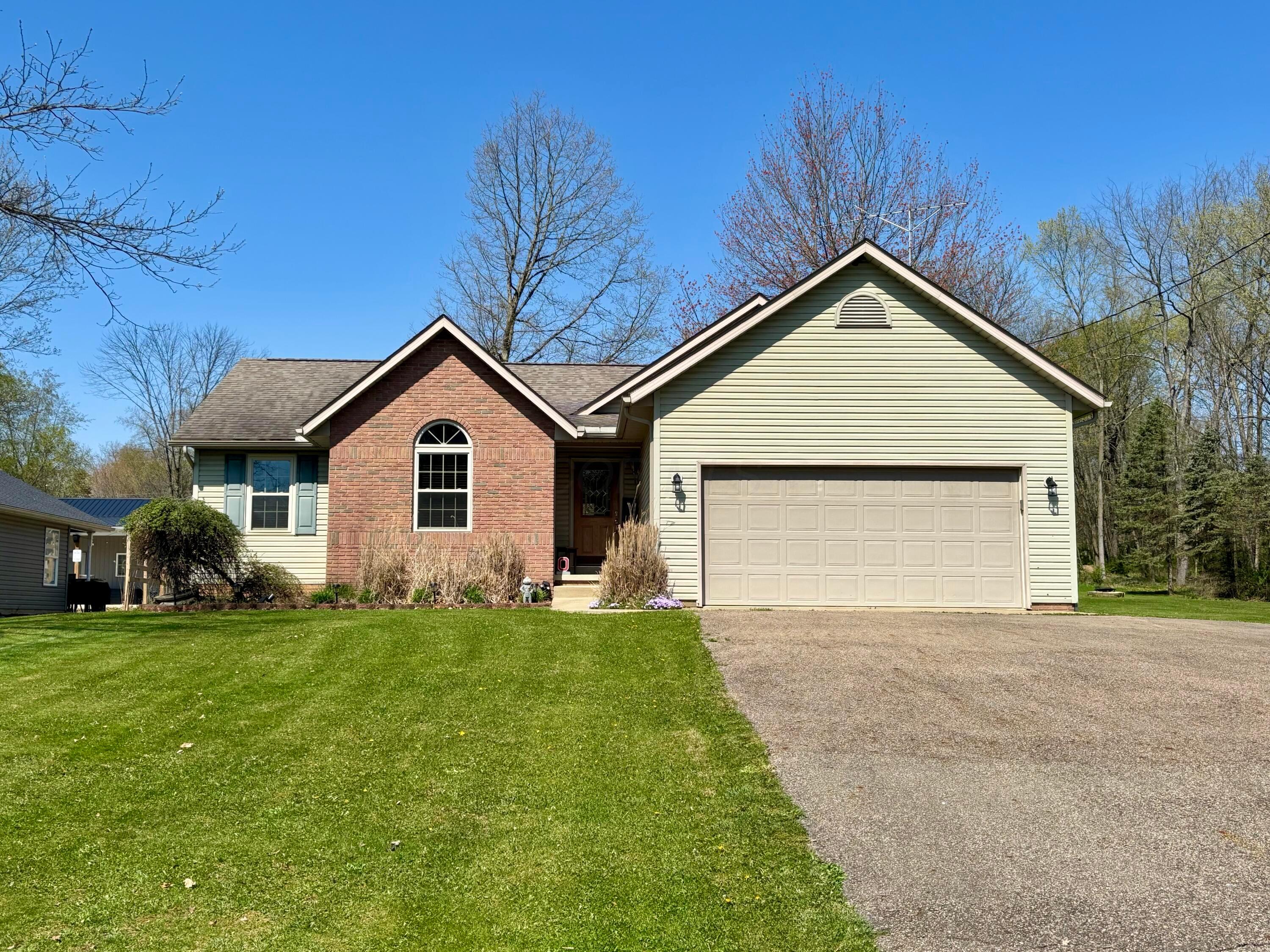 3171 Apple Valley Drive, Howard, Ohio image 2
