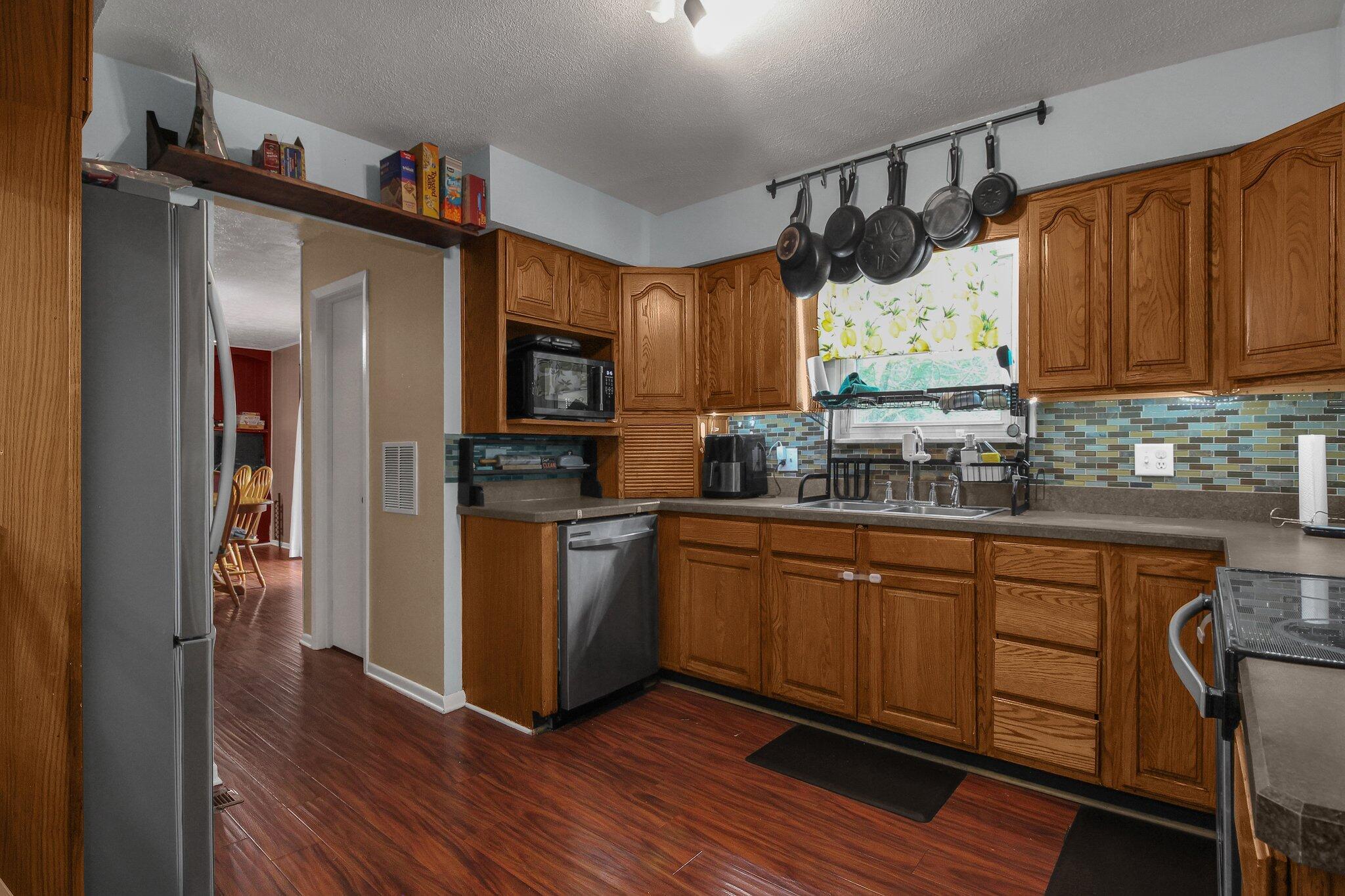 883 Mcnaughten Road, Columbus, Ohio image 13