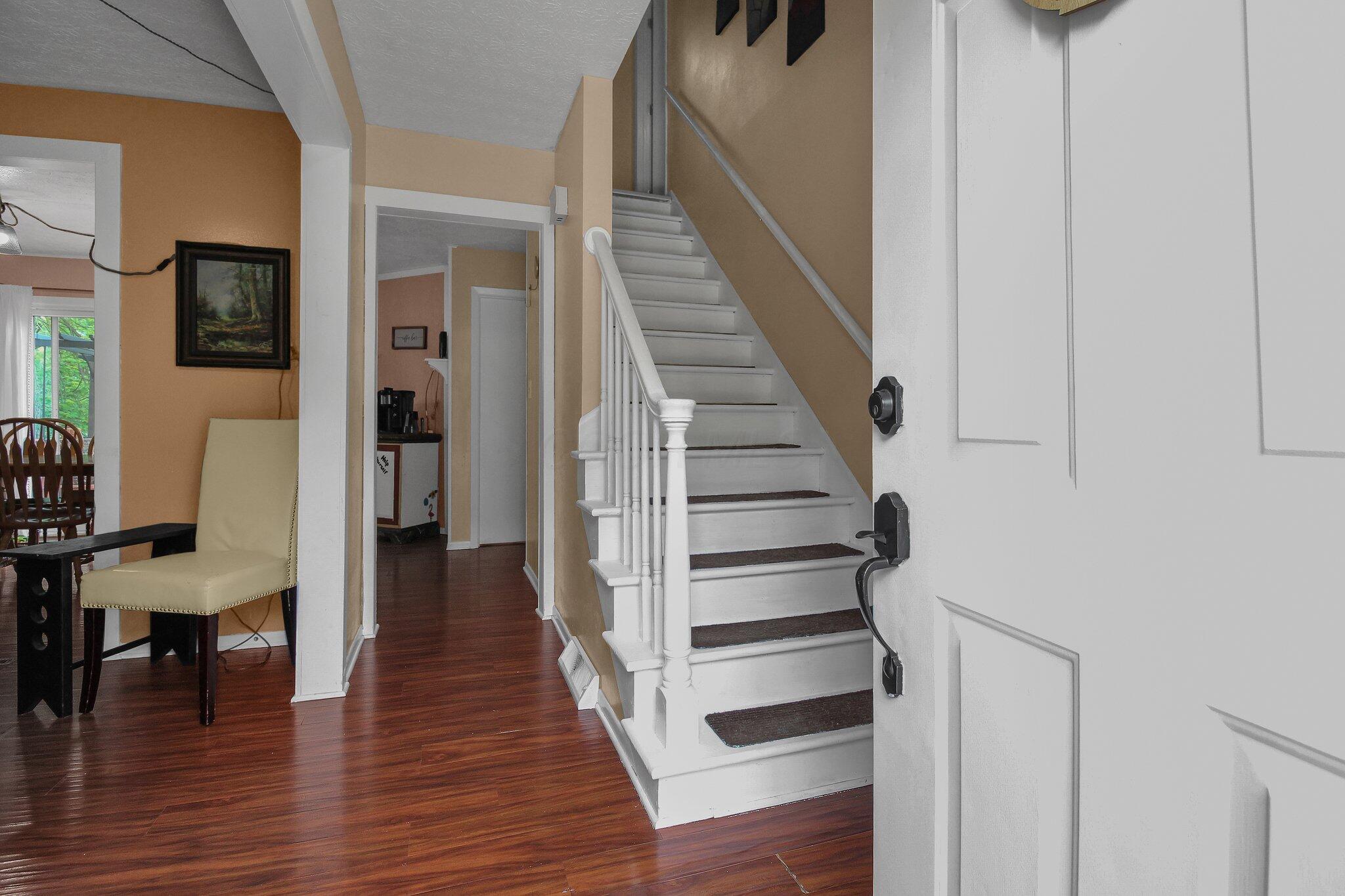 883 Mcnaughten Road, Columbus, Ohio image 7