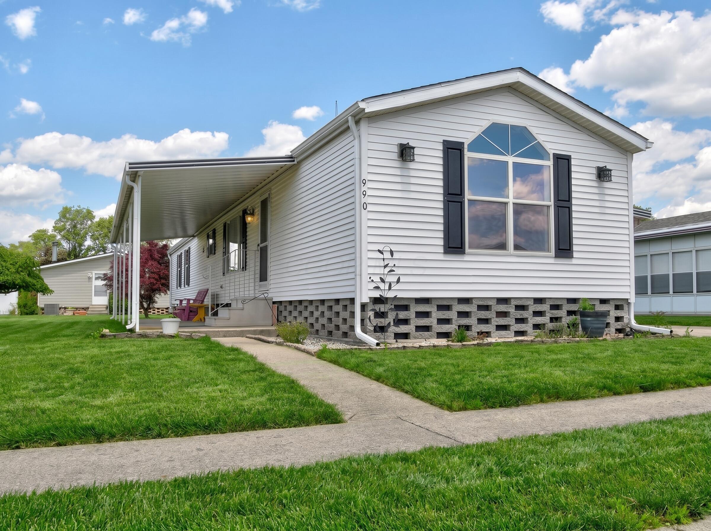 990 Jerry Lee Drive