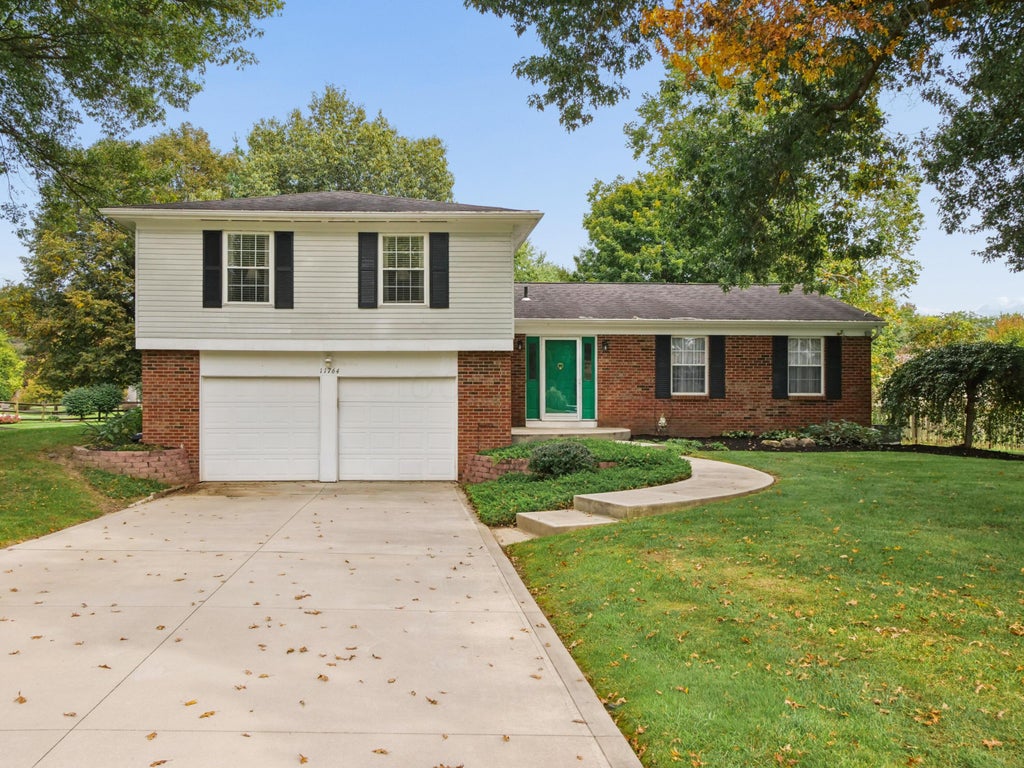 Photo of 11764 Village Drive, Pickerington, OH 43147 (MLS # 226037076)