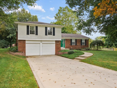 Photo of 11764 Village Drive, Pickerington, OH 43147 (MLS # 226037076)
