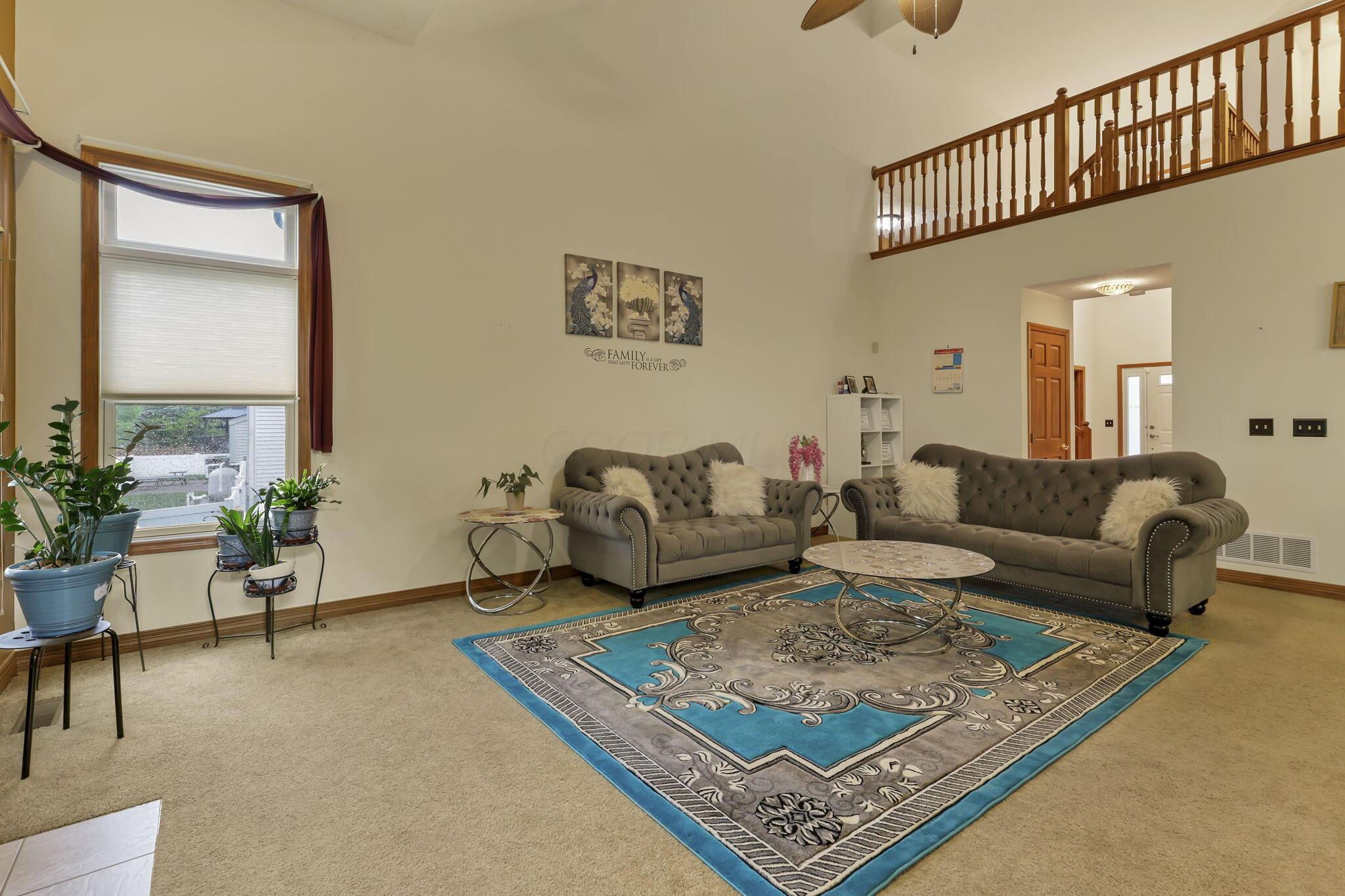 318 Linden Circle, Pickerington, Ohio image 9