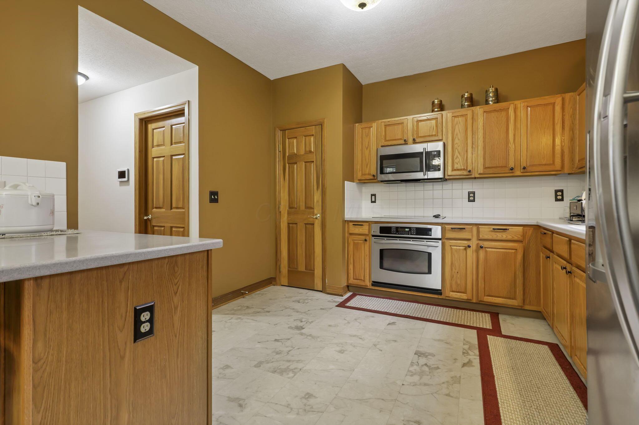 318 Linden Circle, Pickerington, Ohio image 17