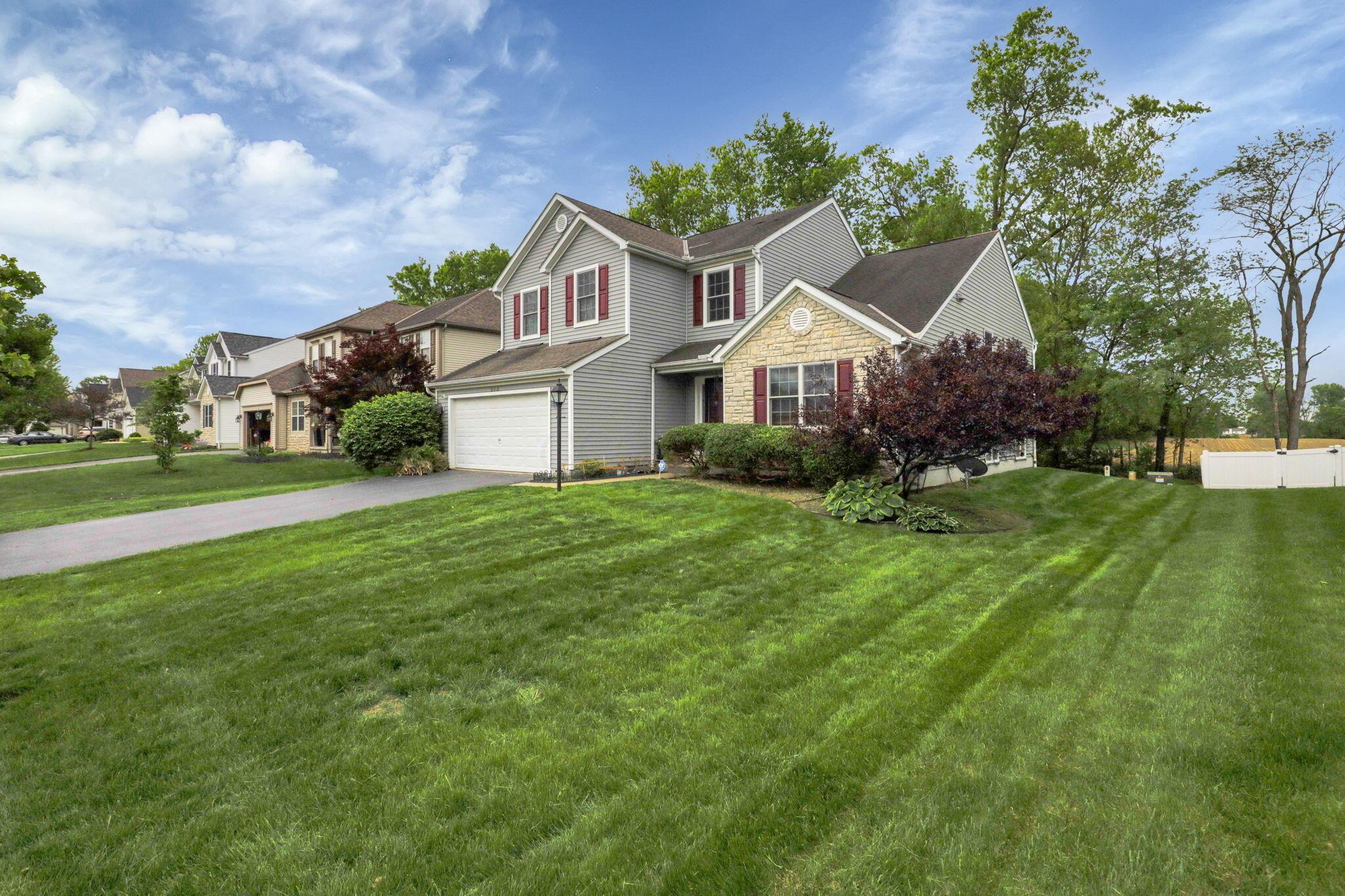 318 Linden Circle, Pickerington, Ohio image 3