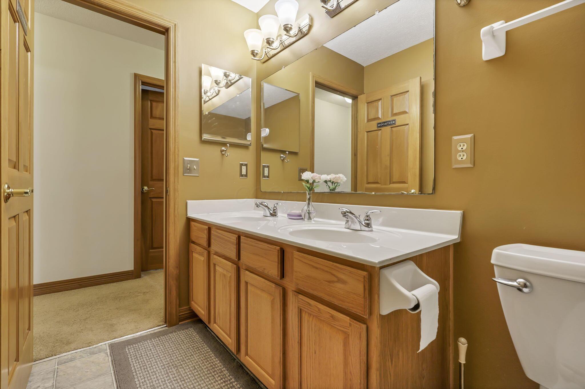 318 Linden Circle, Pickerington, Ohio image 34