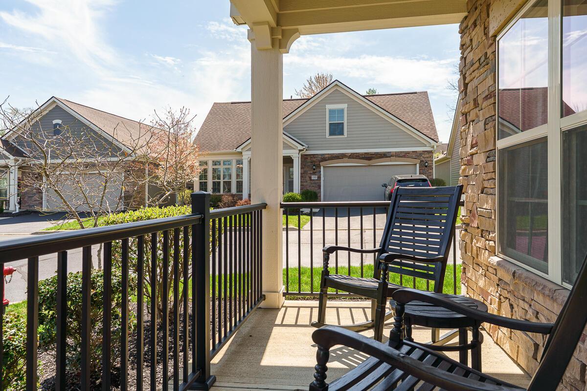 5614 Eventing Way, Hilliard, Ohio image 3