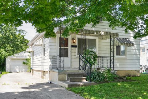 Photo of 2475 Azelda Street, Columbus, OH 43211 (MLS # 226023521)