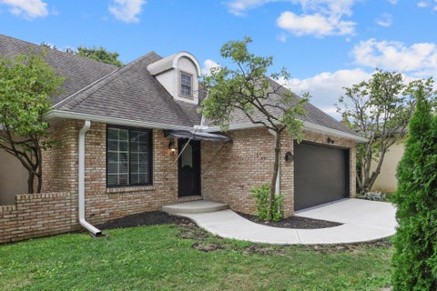 Photo of 1855 Fontenay Court, Columbus, OH 43235 (MLS # 226037431)