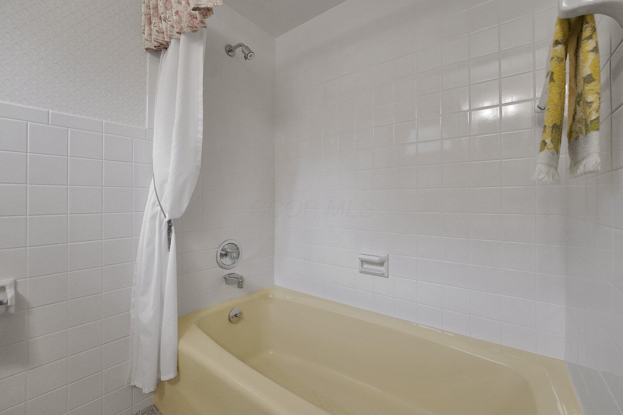 626 Rainbow Drive, Lancaster, Ohio image 23