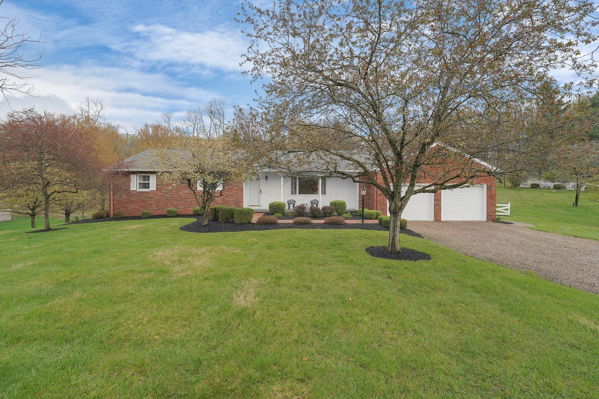 626 Rainbow Drive, Lancaster, Ohio image 3