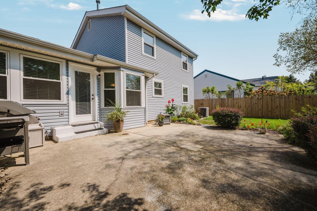 Photo of 4489 Woodstream Drive, Columbus, OH 43230 (MLS # 226035994)