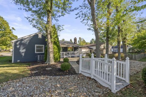 Tiny photo for 3493 En Joie Drive, Columbus, OH 43228 (MLS # 225037595)