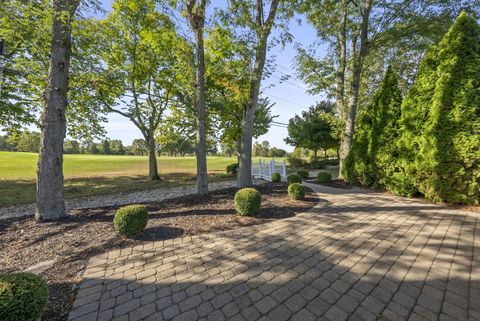 Tiny photo for 3493 En Joie Drive, Columbus, OH 43228 (MLS # 225037595)