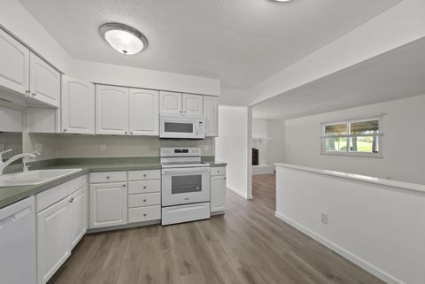 Tiny photo for 3493 En Joie Drive, Columbus, OH 43228 (MLS # 225037595)