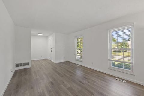 Tiny photo for 3493 En Joie Drive, Columbus, OH 43228 (MLS # 225037595)
