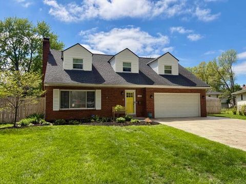 Photo of 1349 Redwood Court, Columbus, OH 43229 (MLS # 226014138)