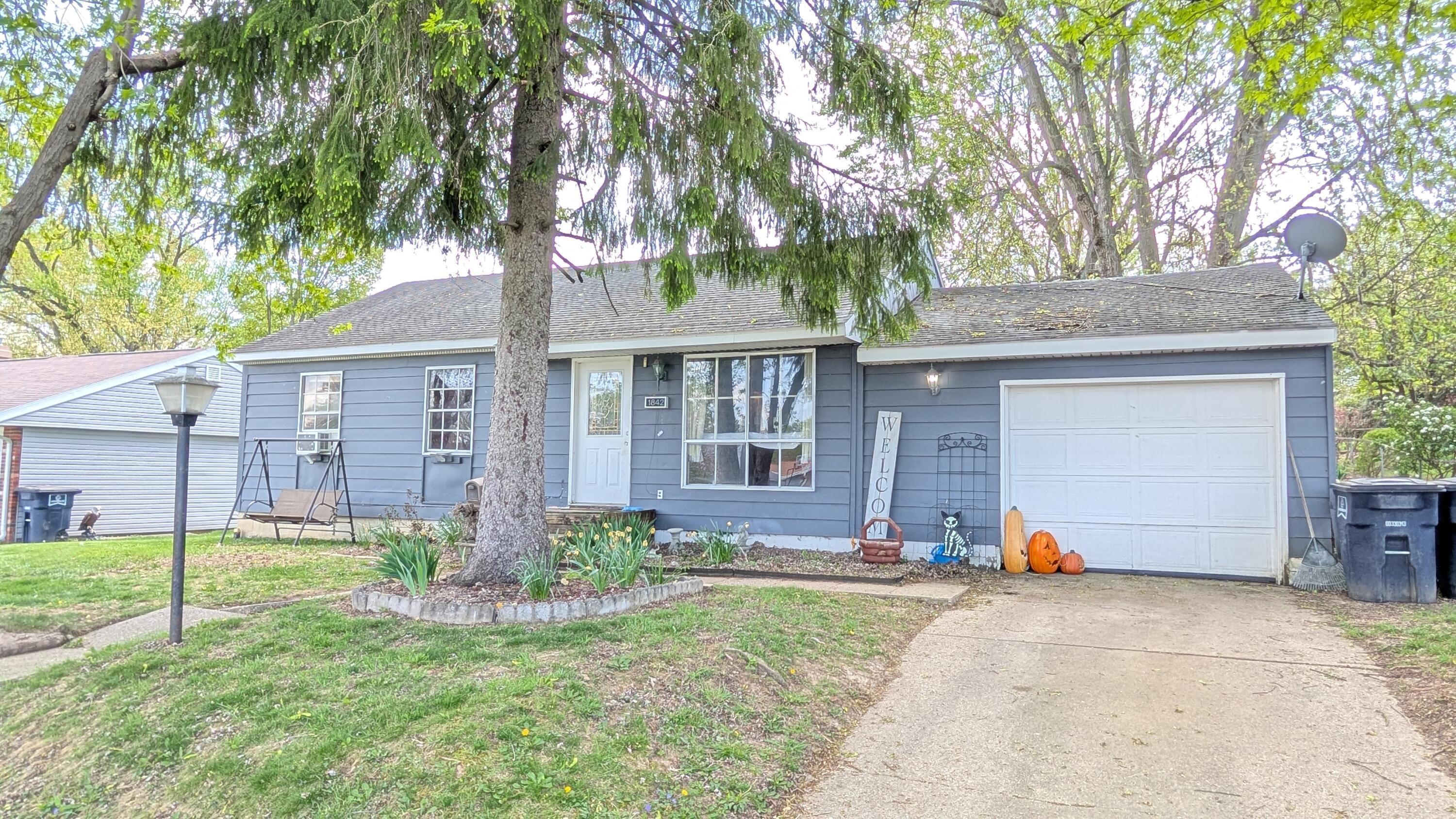 1842 Mohawk Drive, Lancaster, Ohio image 1