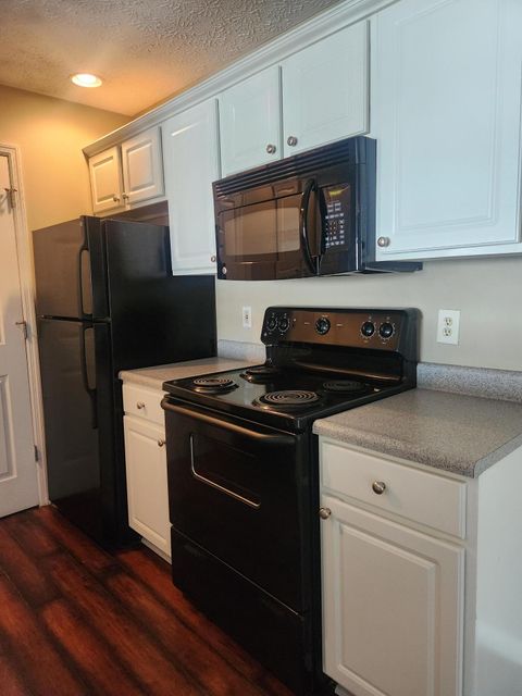 Photo of 5423 Garden Ridge, Columbus, OH 43228 (MLS # 226011496)