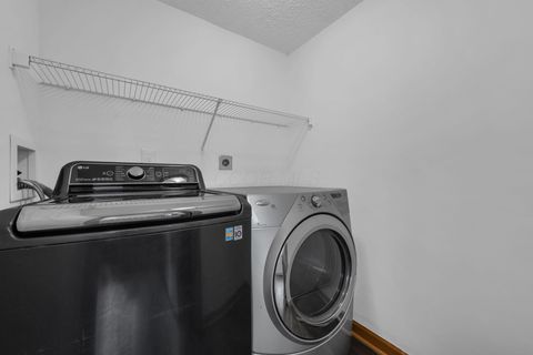 Tiny photo for 2901 Footloose Drive, Columbus, OH 43231 (MLS # 225045439)