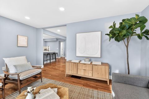 Tiny photo for 612 E Como Avenue, Columbus, OH 43202 (MLS # 226000635)