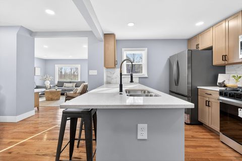 Tiny photo for 612 E Como Avenue, Columbus, OH 43202 (MLS # 226000635)