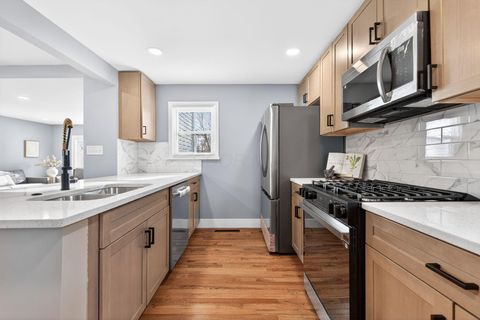 Tiny photo for 612 E Como Avenue, Columbus, OH 43202 (MLS # 226000635)