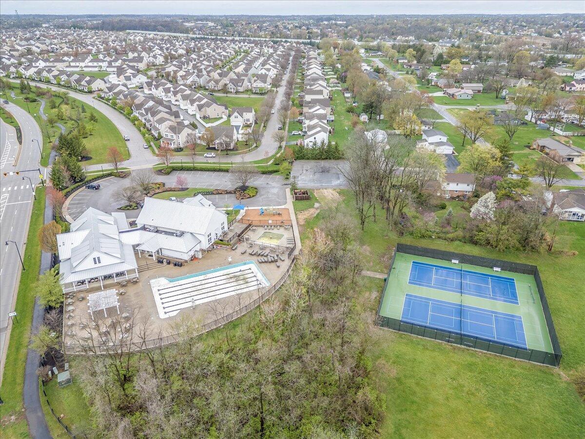 4480 Snowy Meadow Drive, Grove City, Ohio image 44