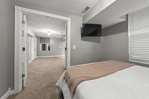 Tiny photo for 950 N 6th Street, Columbus, OH 43201 (MLS # 226027350)