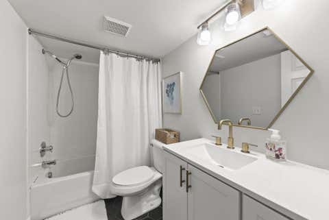 Tiny photo for 950 N 6th Street, Columbus, OH 43201 (MLS # 226027350)