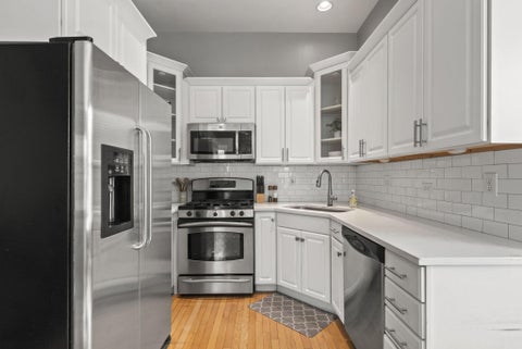 Tiny photo for 950 N 6th Street, Columbus, OH 43201 (MLS # 226027350)