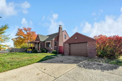 Tiny photo for 30 Demorest Road, Columbus, OH 43204 (MLS # 225041999)