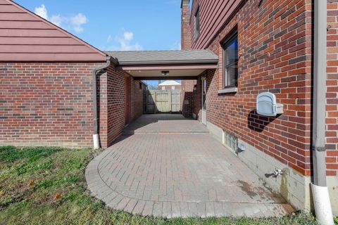 Tiny photo for 30 Demorest Road, Columbus, OH 43204 (MLS # 225041999)