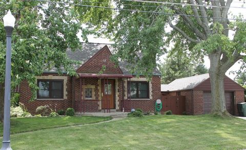 Photo of 30 Demorest Road, Columbus, OH 43204 (MLS # 225041999)