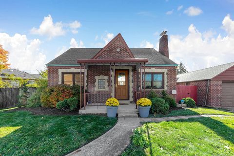 Tiny photo for 30 Demorest Road, Columbus, OH 43204 (MLS # 225041999)