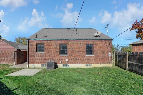 Tiny photo for 30 Demorest Road, Columbus, OH 43204 (MLS # 225041999)