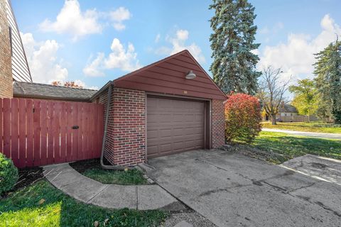 Tiny photo for 30 Demorest Road, Columbus, OH 43204 (MLS # 225041999)