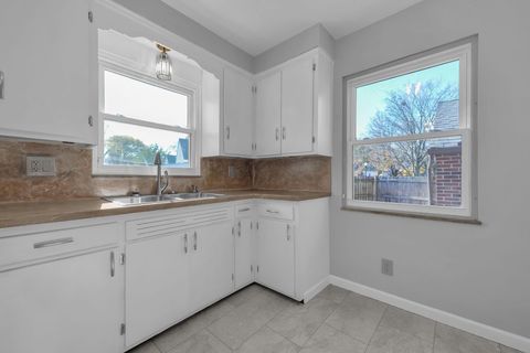 Tiny photo for 30 Demorest Road, Columbus, OH 43204 (MLS # 225041999)