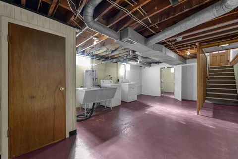 Tiny photo for 30 Demorest Road, Columbus, OH 43204 (MLS # 225041999)