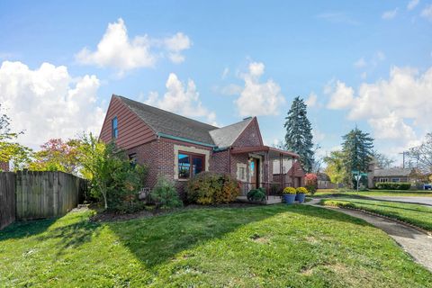 Tiny photo for 30 Demorest Road, Columbus, OH 43204 (MLS # 225041999)