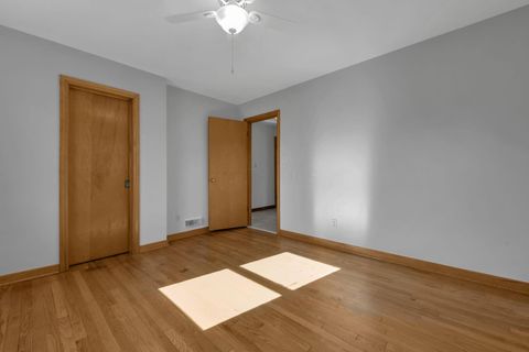 Tiny photo for 30 Demorest Road, Columbus, OH 43204 (MLS # 225041999)